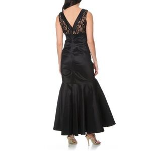 R&M Richards Black Lace and Taffeta Sleeveless V-Neck Gown. Size 12